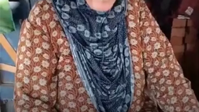 ست بمية راجل.. أم محمد ربت مهندس ومعلم بسندوتشات الطعمية والبطاطس