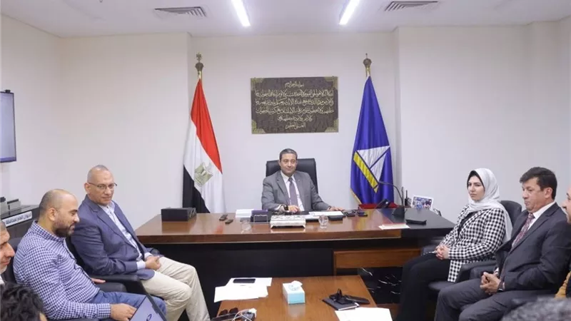 بقرار المحافظ.. ميكنة مواقف السرفيس والكارتة الموحدة بجميع أنحاء دمياط 