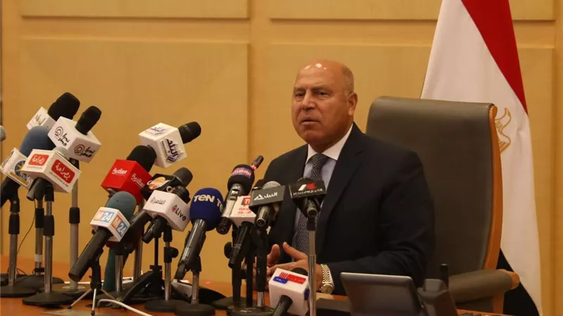 كامل الوزير: مستمرون في تقديم الدعم الكامل لقطاع الدواء الحيوي (فيديو) 