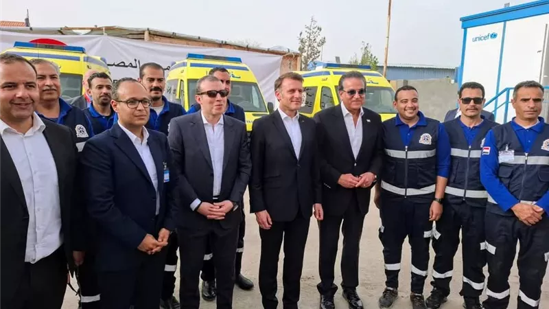 ماكرون يشيد بجهود الإسعاف المصري في إغاثة مصابي غزة