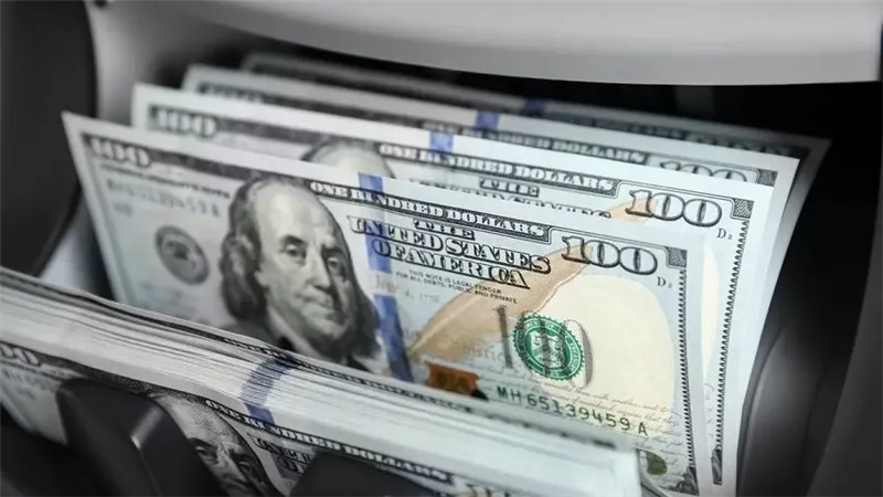 الزلزال يضرب سعر الدولار في نهاية تعاملات اليوم 15\5\2025