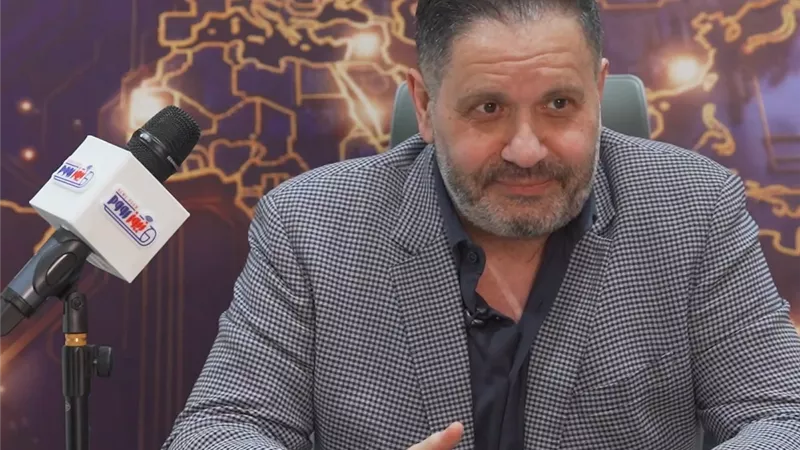 من المسجون في 