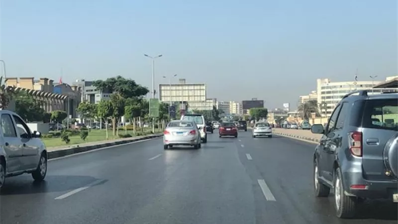 حركة مرورية متوسطة في شوارع القاهرة والجيزة صباح اليوم