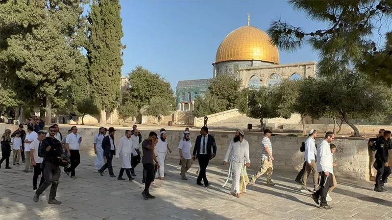 إسرائيل توسع عملياتها العسكرية.. 