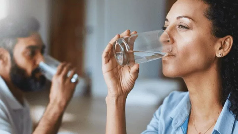 تجاهل شرب الماء قد يعرضك لمشاكل صحية خطيرة.. تعرف على الأضرار