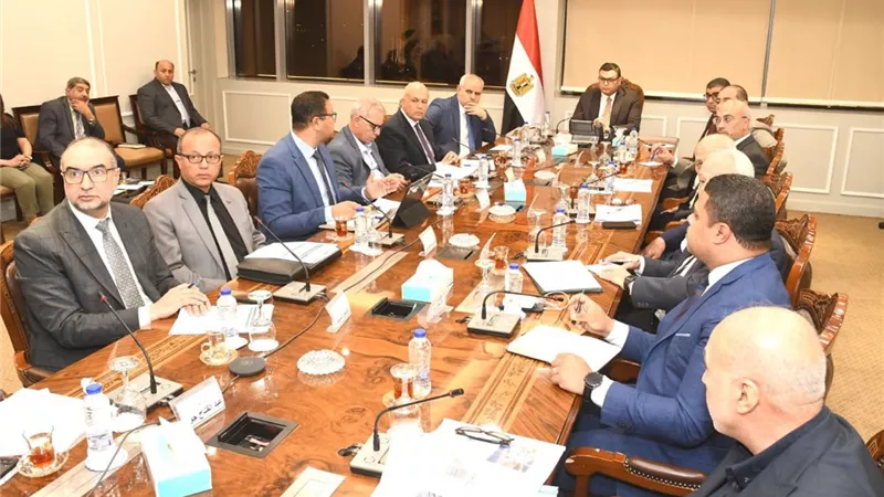 وزير الإسكان يتابع الأعمال الجارية بـ 