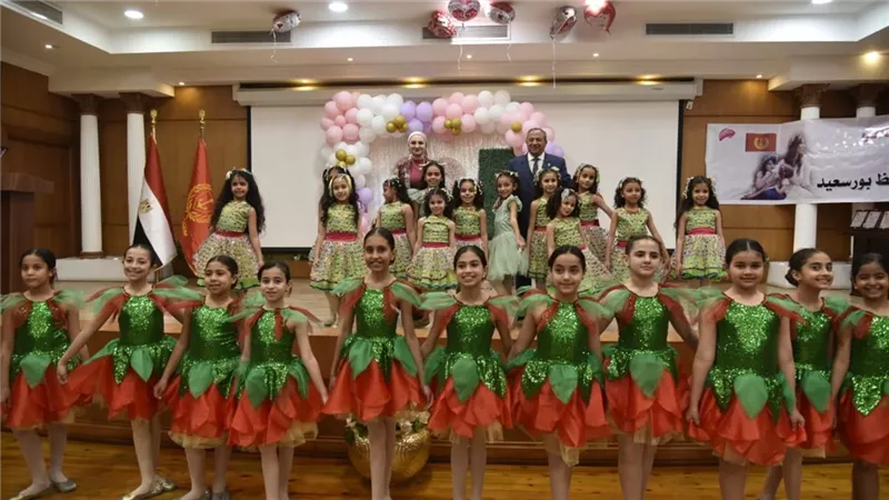 محافظ بورسعيد يكرّم الأمهات المثاليات على مستوى المحافظة |صور 