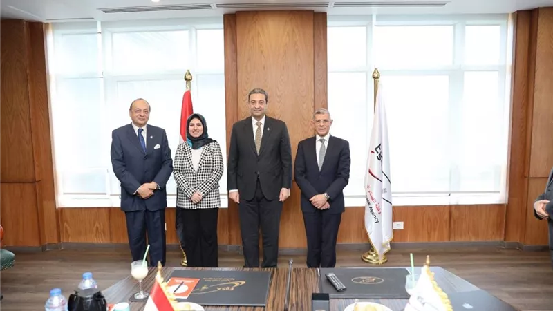 محافظ دمياط يزور الوكالة المصرية للفضاء ويعقد بروتوكول تعاون معها 