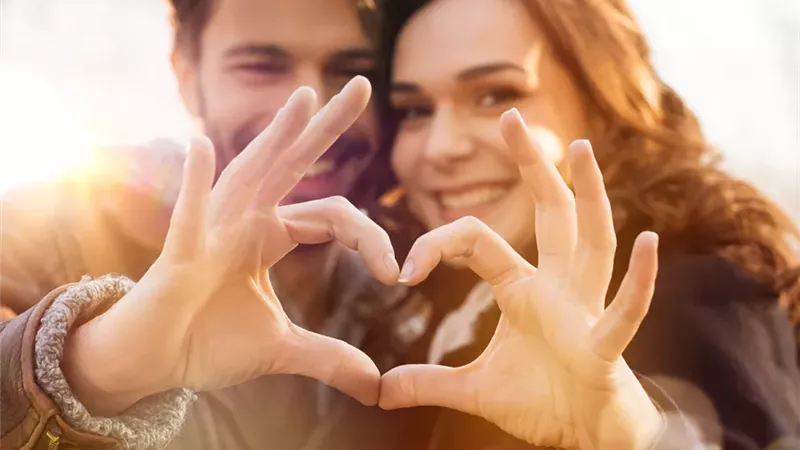 الأنوثة والقوة: نقاش اجتماعي يثير التساؤلات حول دور الزوجين داخل الأسرة |فيديو