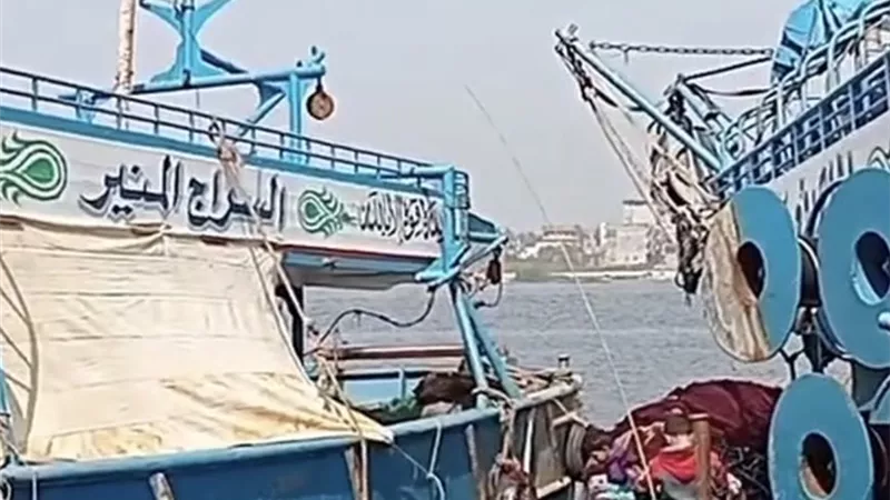 صيادو مراكب الشانشولا بدمياط  يناشدون المسؤولين لحل أزمة منعهم من الصيد 