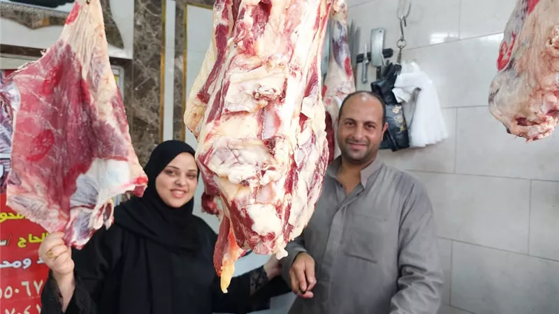 آلاء جزارة بالمحبة.. قصة سيدة في الشرقية ورثت المهنة من أسرتها
