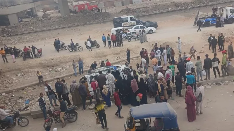 الميكروباص تحطم.. مصرع وإصابة 9 أشخاص إثر سقوط سيارة من أعلى الدائري