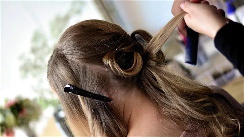 طرق طبيعية لزيادة كثافة الشعر.. العناية بالتغذية والتدليك