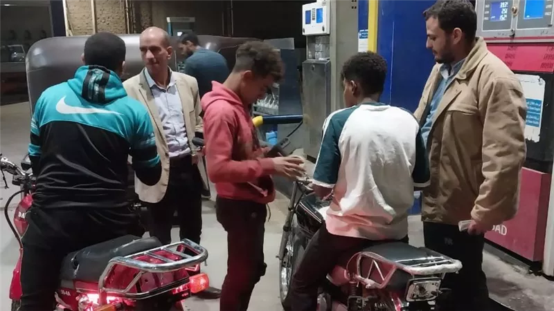 محافظ أسيوط يكلف رؤساء المراكز والأحياء بتكثيف حملات الرقابة على المواقف