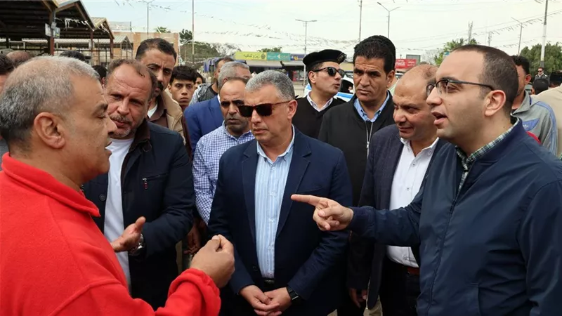 محافظ الإسماعيلية يتابع تنفيذ التعريفة الجديدة بعد زيادة البنزين والسولار