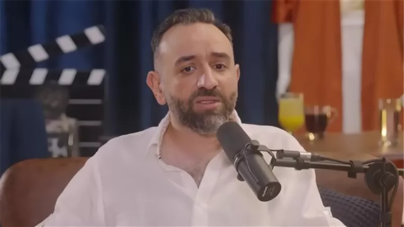 عمرو سلامة: 