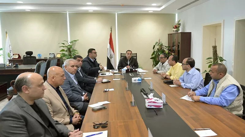 رئيس الحكومة يوجه بتقديم كل التسهيلات اللازمة لإنهاء مشروعات العلمين الجديدة  