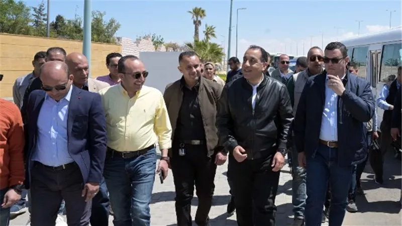 رئيس الوزراء يتفقد وحدات مبادرة 