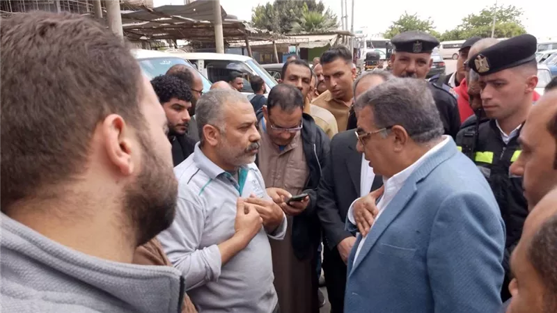 لليوم الثاني.. محافظ الدقهلية يتفقد موقفى قولونجيل والأتوبيس الجديد 