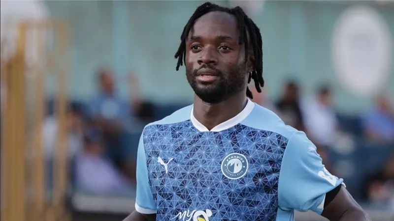 فيستون مايلي يقود هجوم بيراميدز في قمة الأهلي بالدوري 