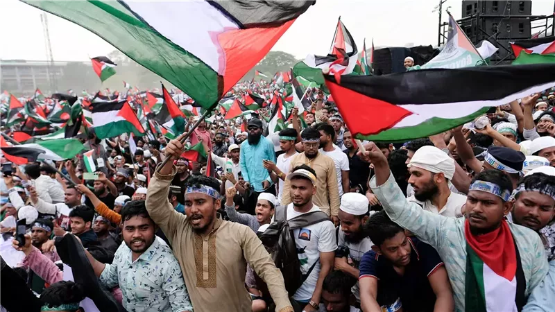 احتجاجات حاشدة في بنجلاديش ضد العدوان الإسرائيلي على غزة| صور