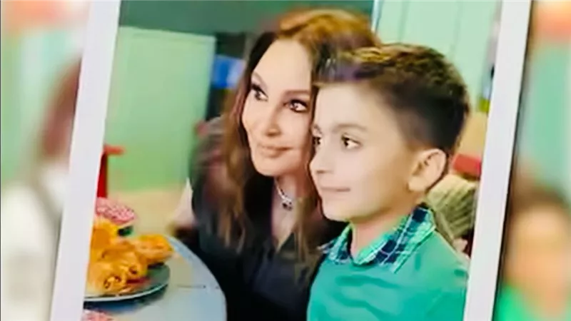 الإبتسامة هي البطولة.. إليسا تدعم طفل من معجبينها يحارب السرطان