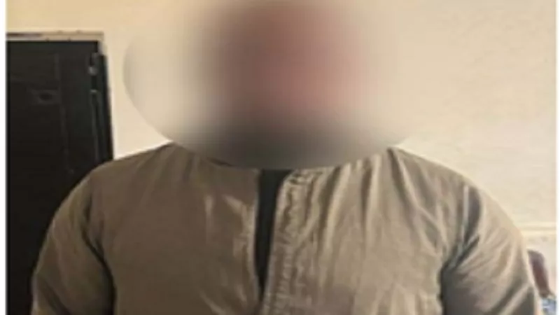  كلب ضال داخل جوال.. الأمن يلقي القبض على حارس عقار | فيديو