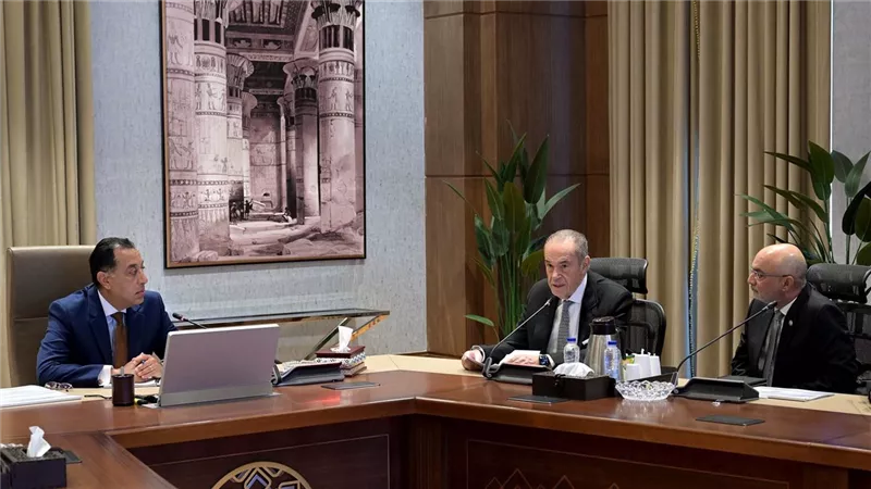 رئيس الوزراء: حريصون على دعم قطاع صناعة السيارات وتقديم كافة التسهيلات