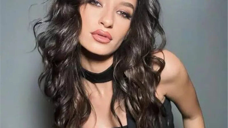 على جميع المنصات.. أميرة أديب تروج لأغنيتها الجديدة «اللي راح» 