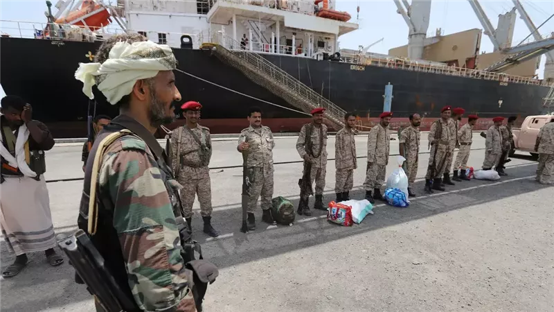 اليمن على شفا معركة كبرى.. 80 ألف جندي لاستعادة ميناء الحُديدة من الحوثيين