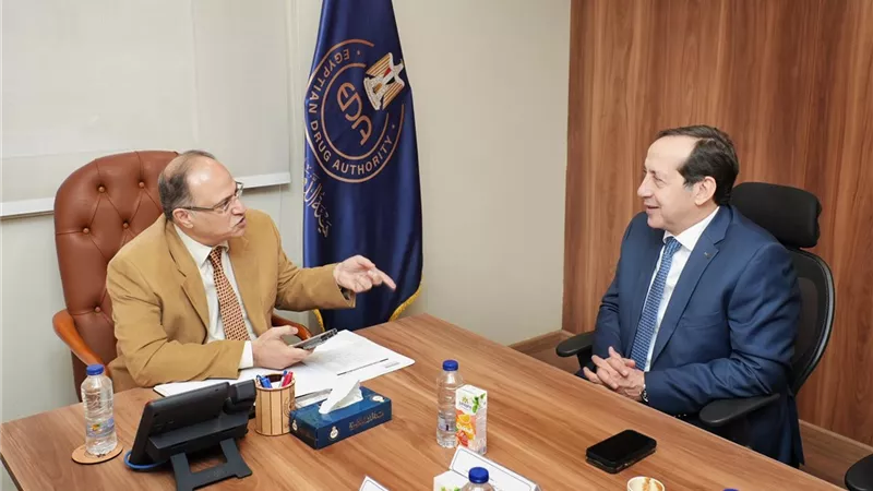 رئيس هيئة الدواء يجتمع مع ممثلي شركة أبوت لتوطين صناعة المستحضرات الطبية