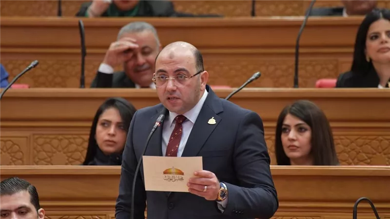 حماية الأطفال من مخاطر السوشيال ميديا.. حماة الوطن يدعو لتشريع جديد