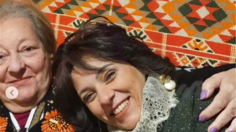 العزاء تليفونيًا فقط.. نورهان شعيب تنعي والدتها بعد وفاتها صباح اليوم