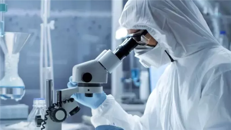 لمراقبة الوباء.. علماء صينيون يحددون طفرة حاسمة في فيروس الإيبولا