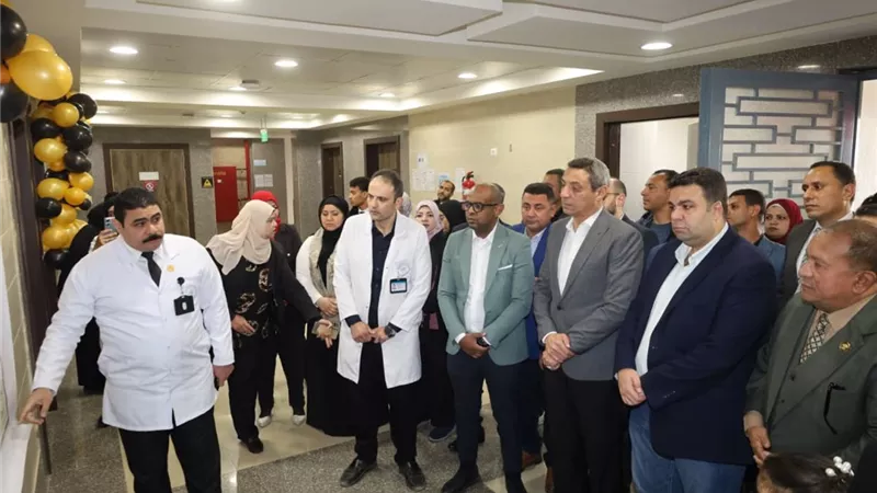 محافظ السويس يتفقد مبنى وحدة الغسيل الكلوي بمستشفي الجهاز الهضمي والكبد 