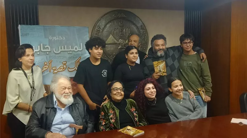 «وتلك قصة أخرى».. لميس جابر تبوح بأسرار التاريخ في محراب «الأهرام»