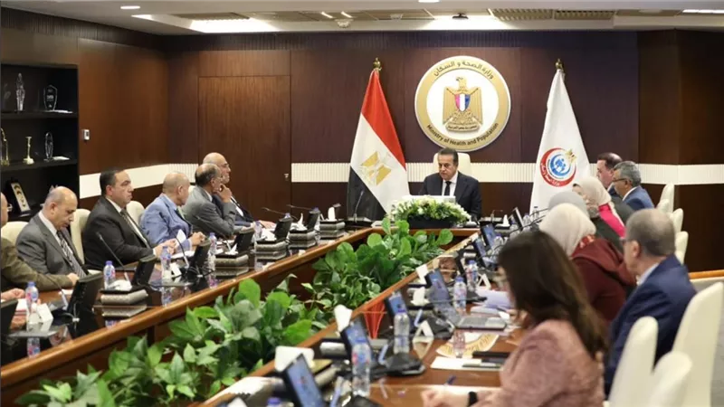 وزير الصحة يبحث مع 