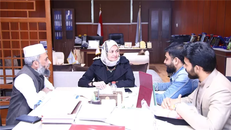 مستشارة شيخ الأزهر لشؤون الوافدين تستقبل وفد جامعة ندوة العلماء بالهند