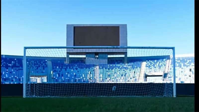 معاينة الملعب.. وصول حافلة الزمالك لمواجهة كهرباء الإسماعيلية بالدوري