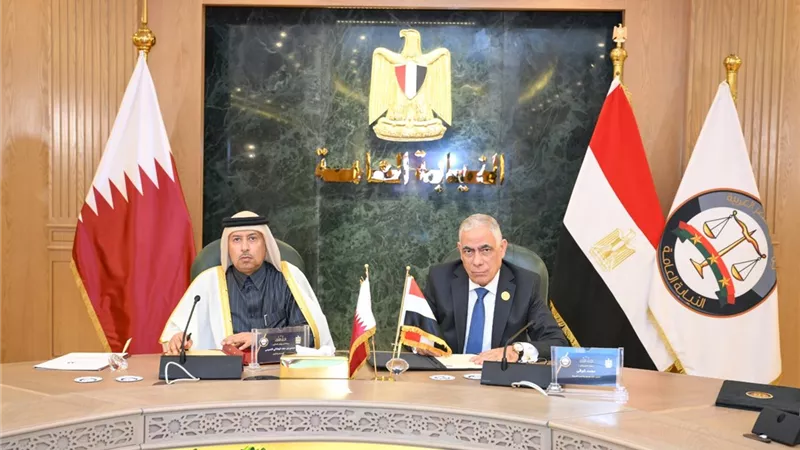 النائب العام يستقبل نظيره القطري ويوقعان مذكرة تعاون في مجال التدريب 