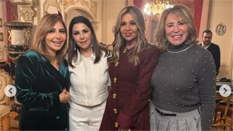لميس الحديدي وإلهام شاهين وبوسي شلبي تحتفلان بماجدة الرومي بعد حفلها بمصر