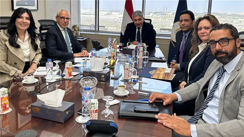 وزير السياحة والآثار يُناقش خطة تسويقية لمتحف الحضارة المصرية