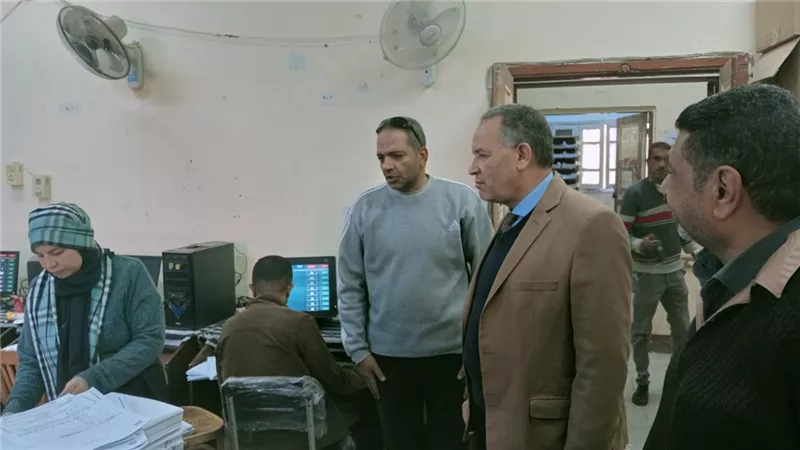 وكيل تعليم أسيوط يتابع أعمال كنترول الإعدادية ويعلن جاهزية النتيجة