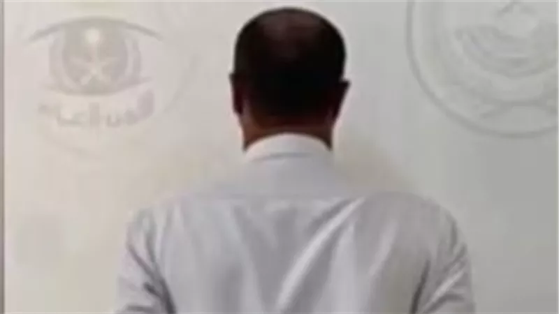 القبض على لص استولى على دراجة عليها أكياس عيش أمام مسجد في قنا