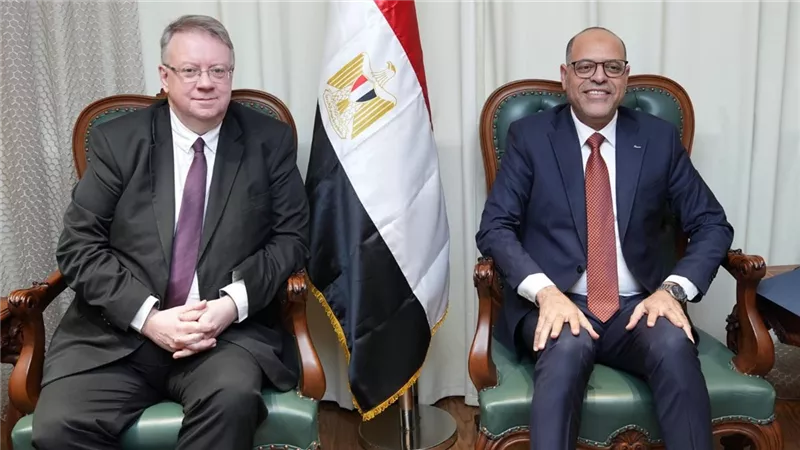 وزير العمل يبحث مع منظمة العمل الدولية تعزيز التعاون ودعم الاستراتيجيات 