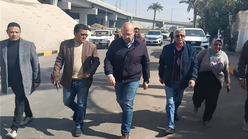 نائب محافظ الجيزة يتفقد منطقة المستودع  بالبدرشين لحل مشكلة تسرب المياه