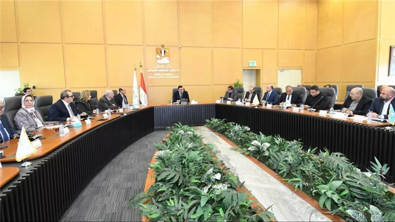 وزير الإسكان يعقد اجتماعاً لمتابعة مشروع تطوير موقع التجلي الأعظم بسانت كاترين
