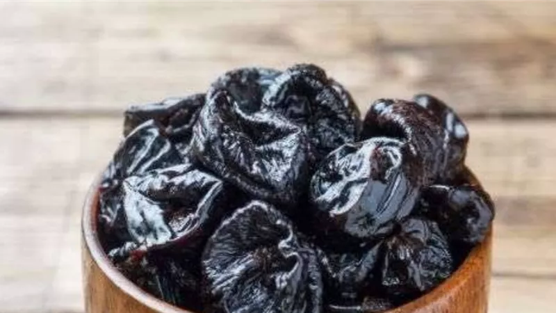 أفضل وقت لشرب عصير القراسيا لتحسين الهضم وتهدئة القولون 	
