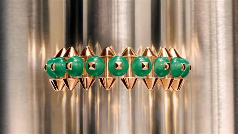 تعبير جريء عن الحركة والأناقة.. مجموعة Clash de Cartier بأسعار خيالية
