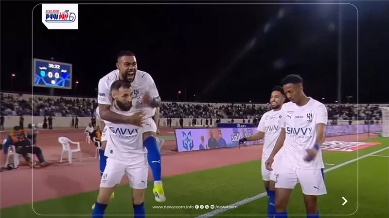 بالكعب.. شاهد بالفيديو أول أهداف كريم بنزيما مع الهلال السعودي ضد الأخدود